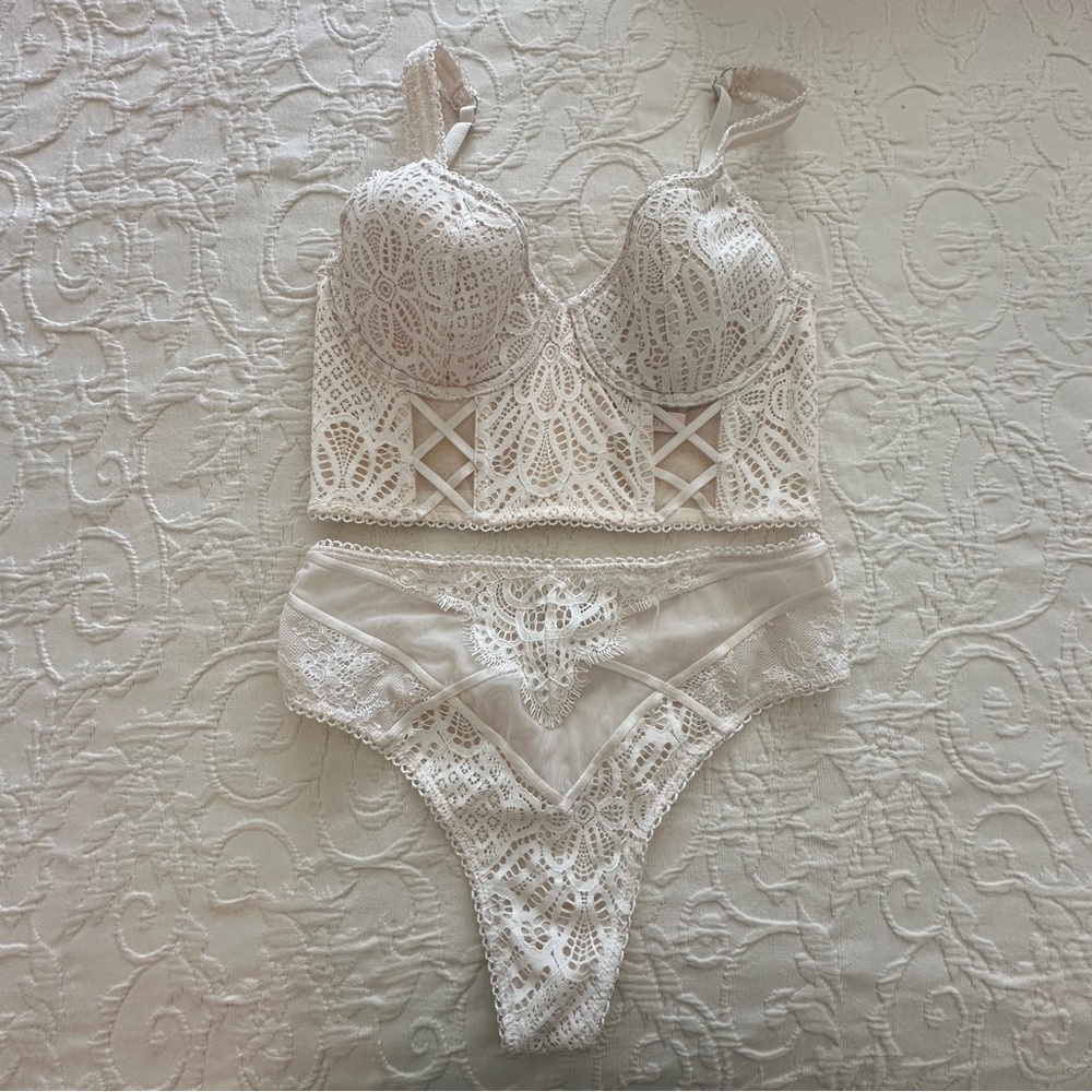 NWOT Lace Bustier Bra & High-Cut Brief Set in Ivory
